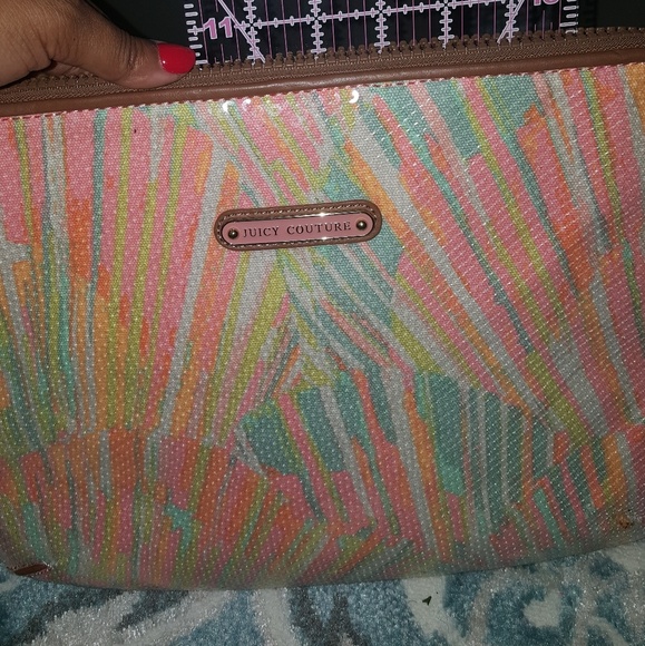 Sequin covered tablet carrying pouch - Picture 2 of 7